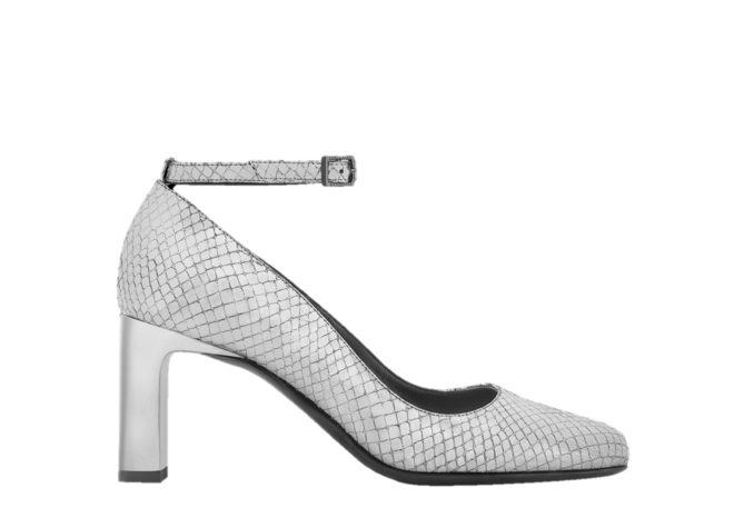 Sapatos, €450, Longchamp