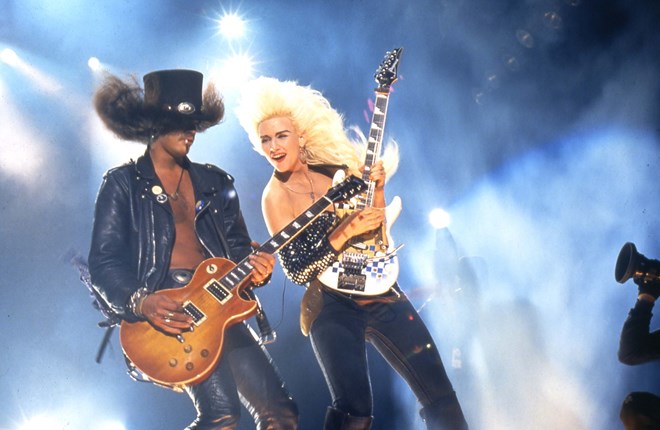 Jennifer Batten e Slash (da banda Guns N' Roses)