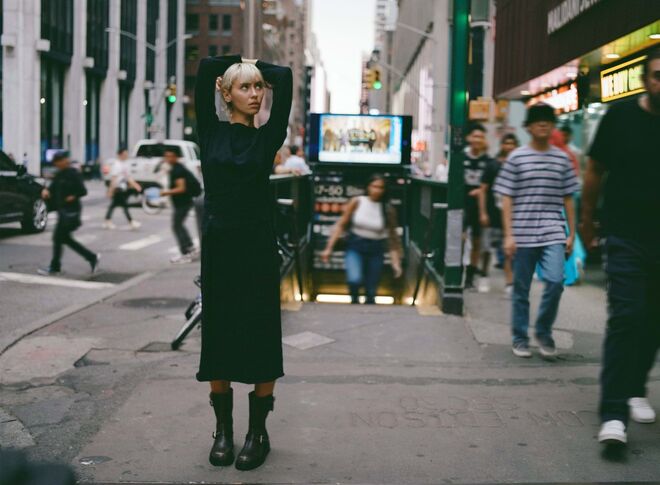 Iris Law para Zara outono/inverno 2023/2024