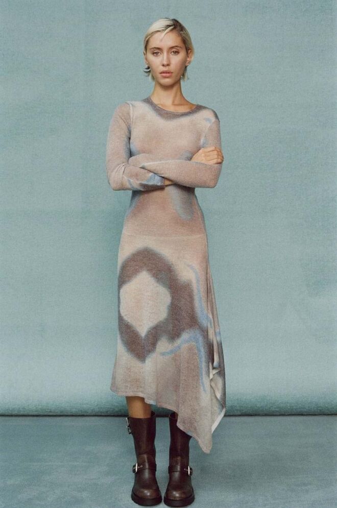 Iris Law para Zara outono/inverno 2023/2024