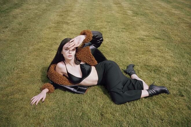 Deva Cassel para Sisley outono/inverno 2023/2024