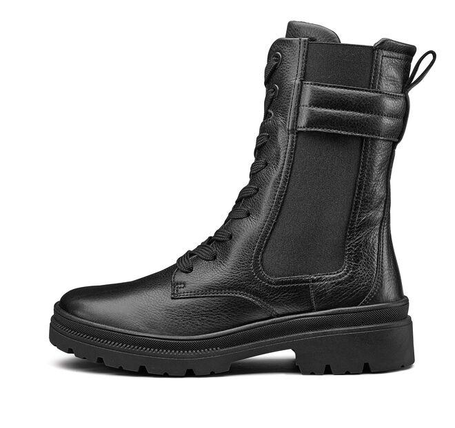  Botas, €158,90, Ara