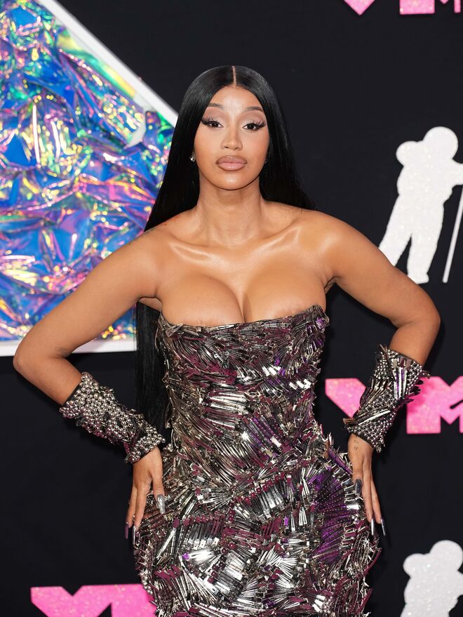 de Dilara Findikoglu