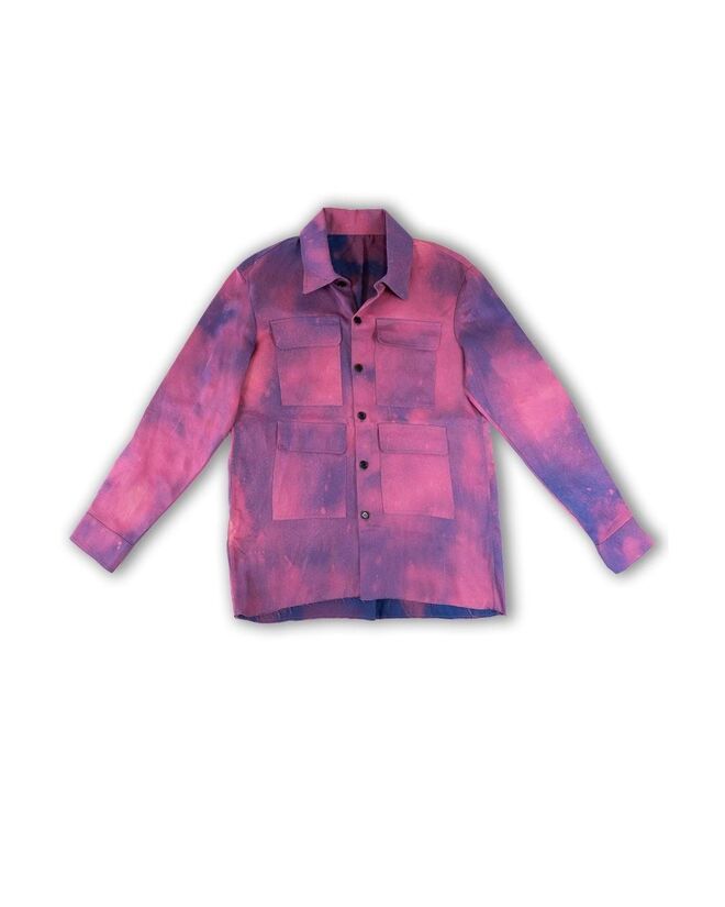 Camisa em denim, €80, Alexandra Moura.