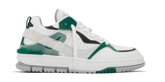 Sapatilhas em pele e pvc, €335, Axel Arigato. 