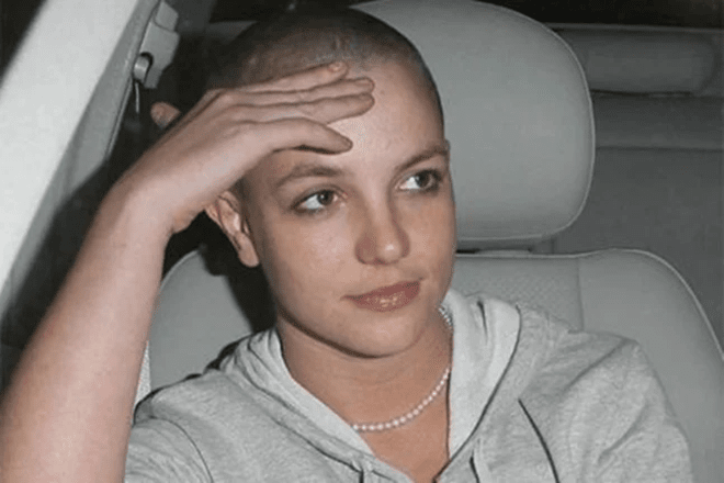 Britney rapou o cabelo, em 2007.