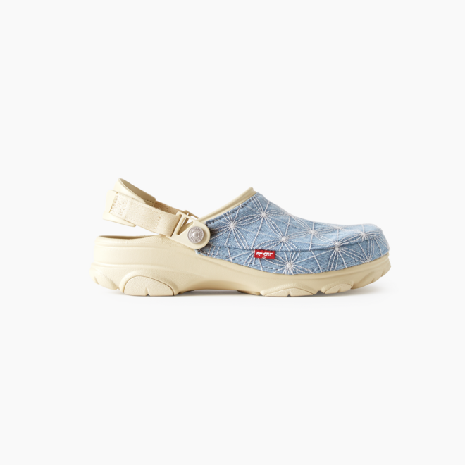 Sandálias, €85, Levi's X Crocs All Terrain Clog(exclusivo online)