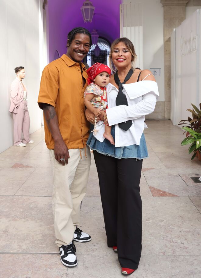 Gonçalo Cabral e Maria Sampaio com a filha.