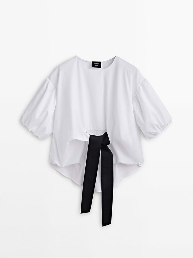 Blusa em algodão com fita em cetim, €89,95, Massimo Dutti.