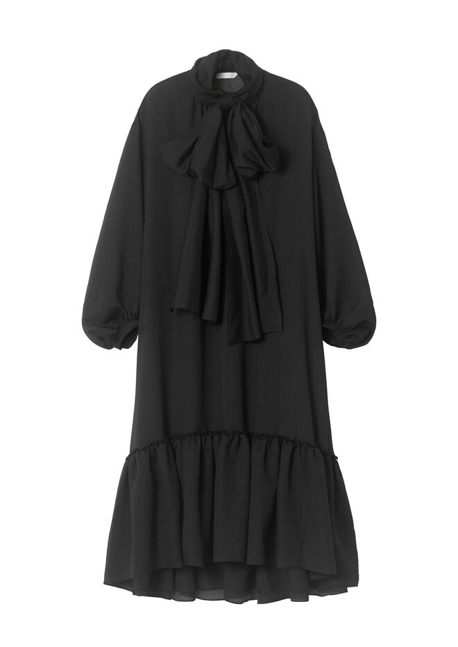 Vestido em crepe, €60.46, H&M.