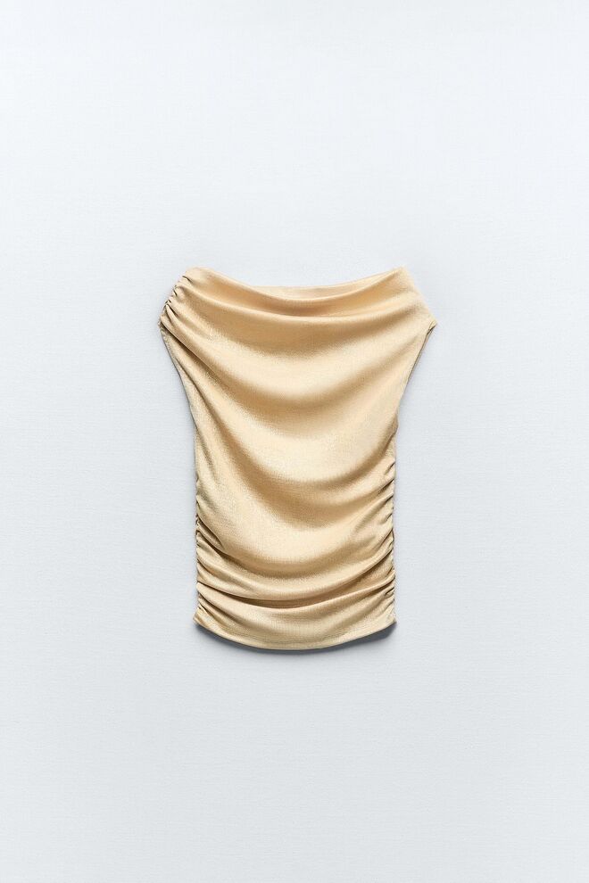 Top em malha, €15,95, Zara.