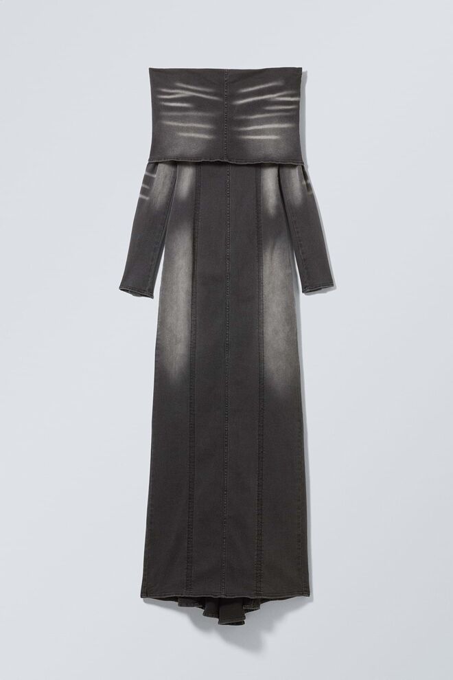 Vestido em denim, €85, Weekday.