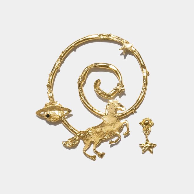 Brincos Isadora em prata com banho a ouro, €640, Beatriz Jardinha.