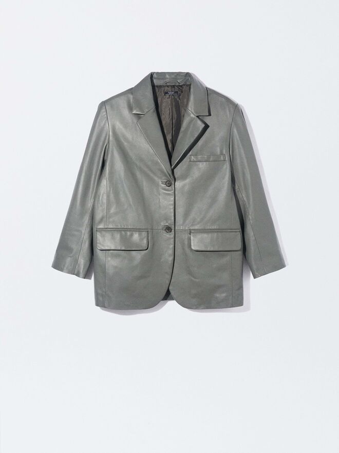 Casaco em polipele, €119,99, Parfois.