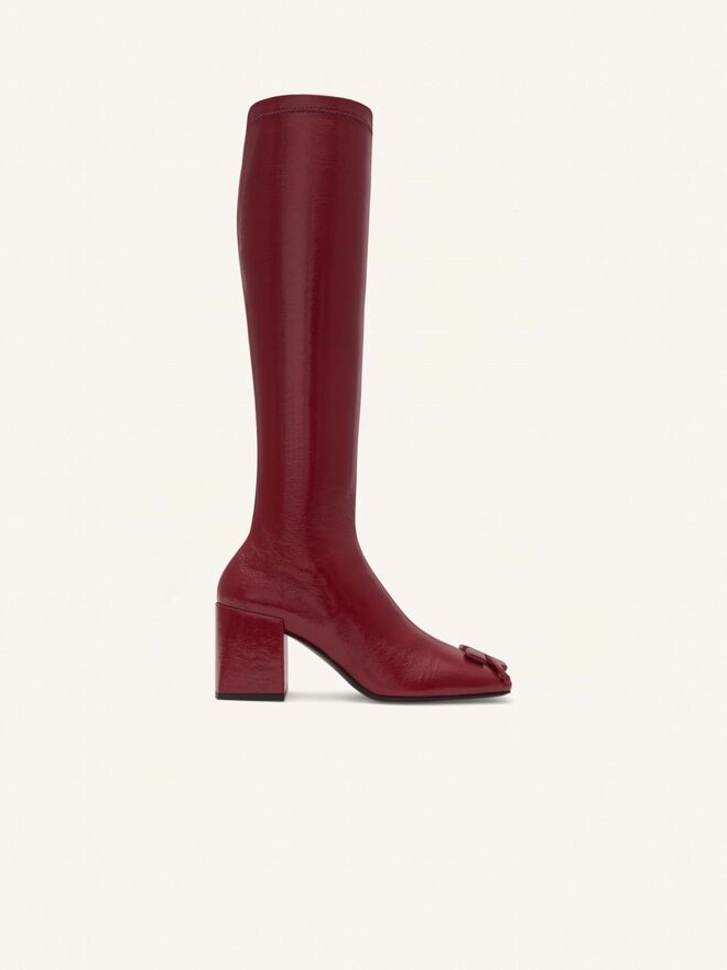 Botas em pele, €790, Courregès.