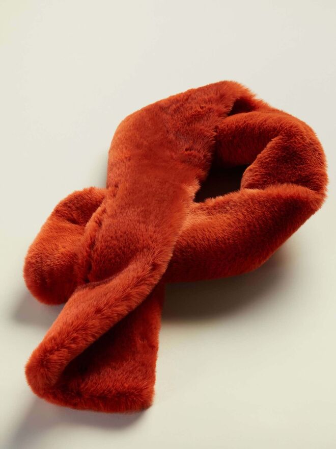 Estola, €80, Stefanel