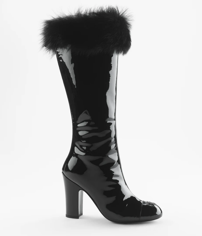 Botas, €1900, Chanel