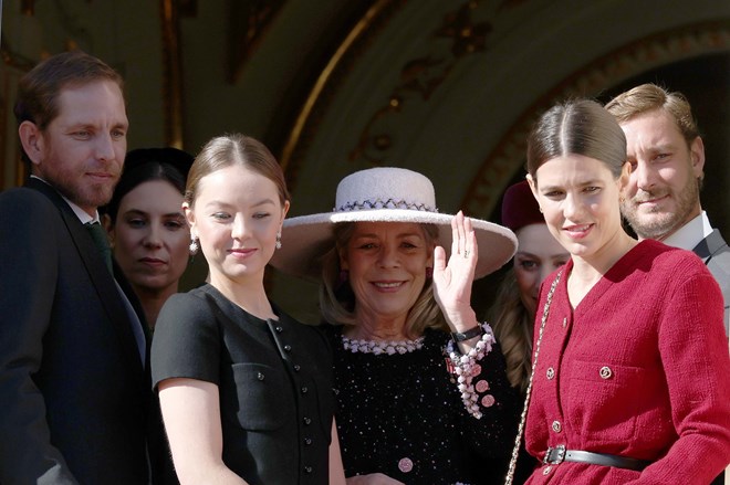 Andrea Casiraghi, Tatiana Santo Domingo, Princesa Alexandra de Hanover, Princesa Carolina de Hanover, Charlotte Casiraghi e Pierre Casiraghi