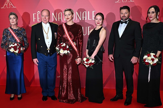 Princesa Caroline de Hanover, Príncipe Alberto II do Mónaco, Princesa Charlene do Mónaco, Princesa Alexandra de Hanover, Sean Wittstock e Chantell Violet Serfontein