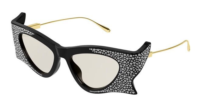 Óculos em massa com cristais, €900, Gucci na André Opticas.