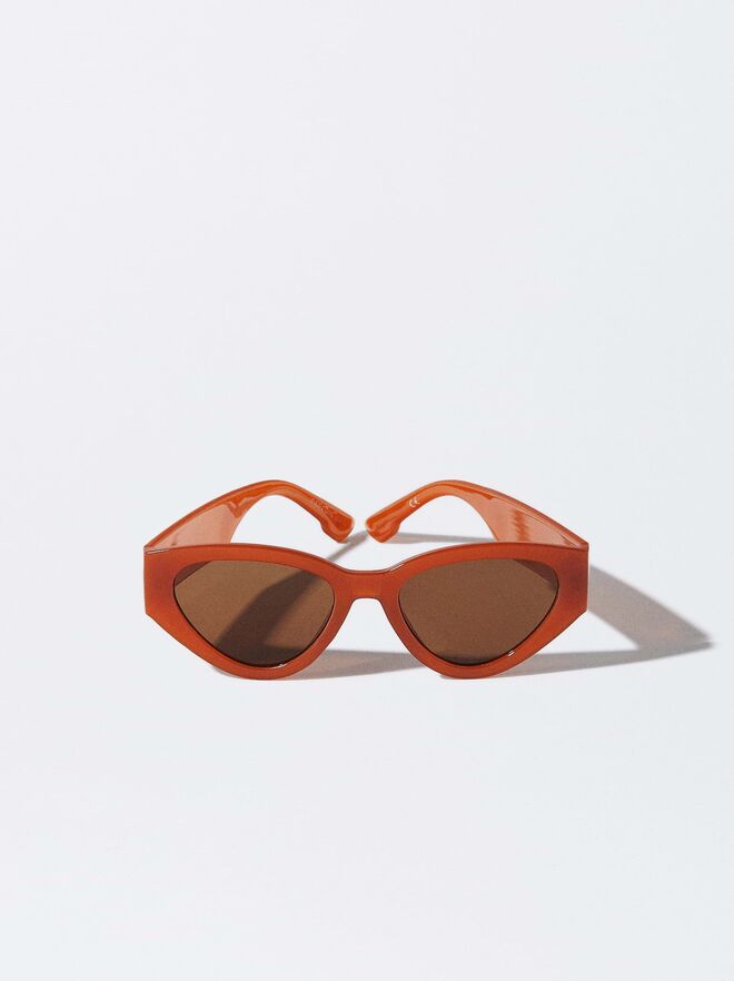 Óculos de sol cat eye, €15,99, Parfois