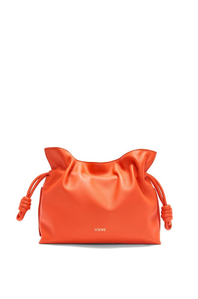 Carteira Flamenco em pele, €2.000, Loewe