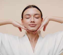 Revolução em skincare: E se lhe disséssemos que é possível envelhecer duas vezes mais devagar?