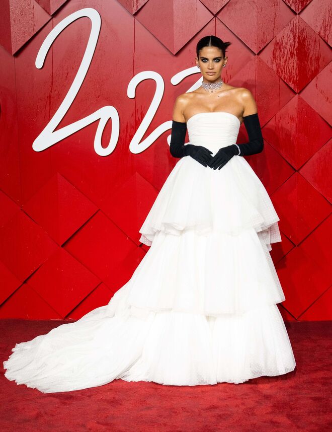 Sara Sampaio em Richard Quinn