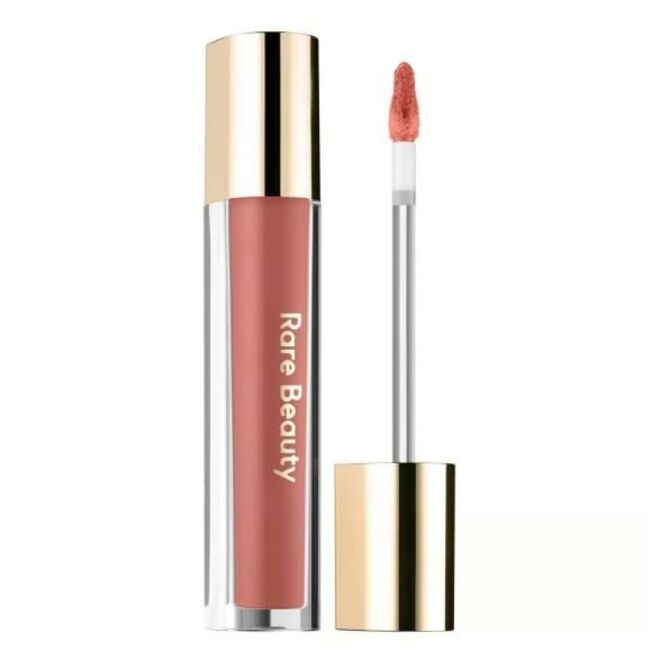 Bálsamo Stay Vulnerable, no tom Nearly Mauve, €22,99, Rare Beauty, em Sephora.pt