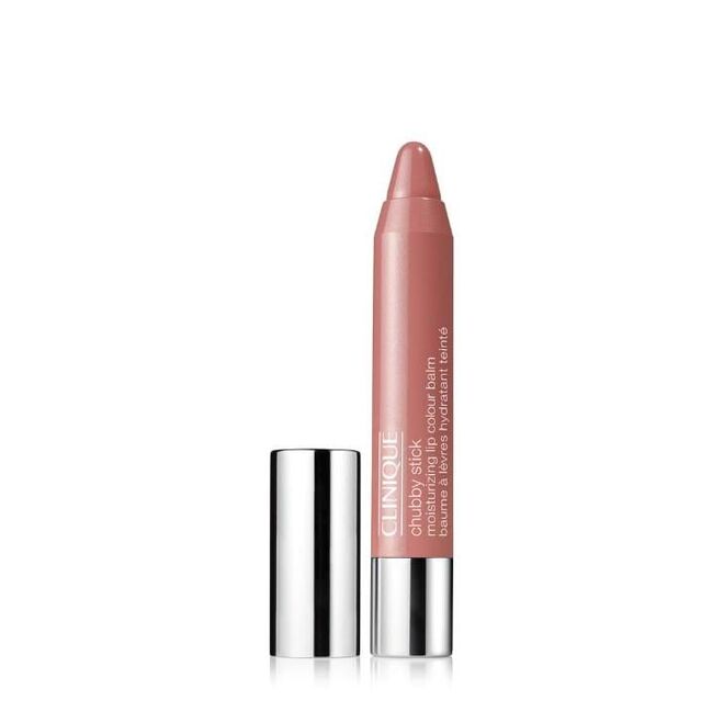 Lápis Chubby Stick, no tom Curviest Caramel, €27,70, Clinique, em Perfumesecompanhia.pt 