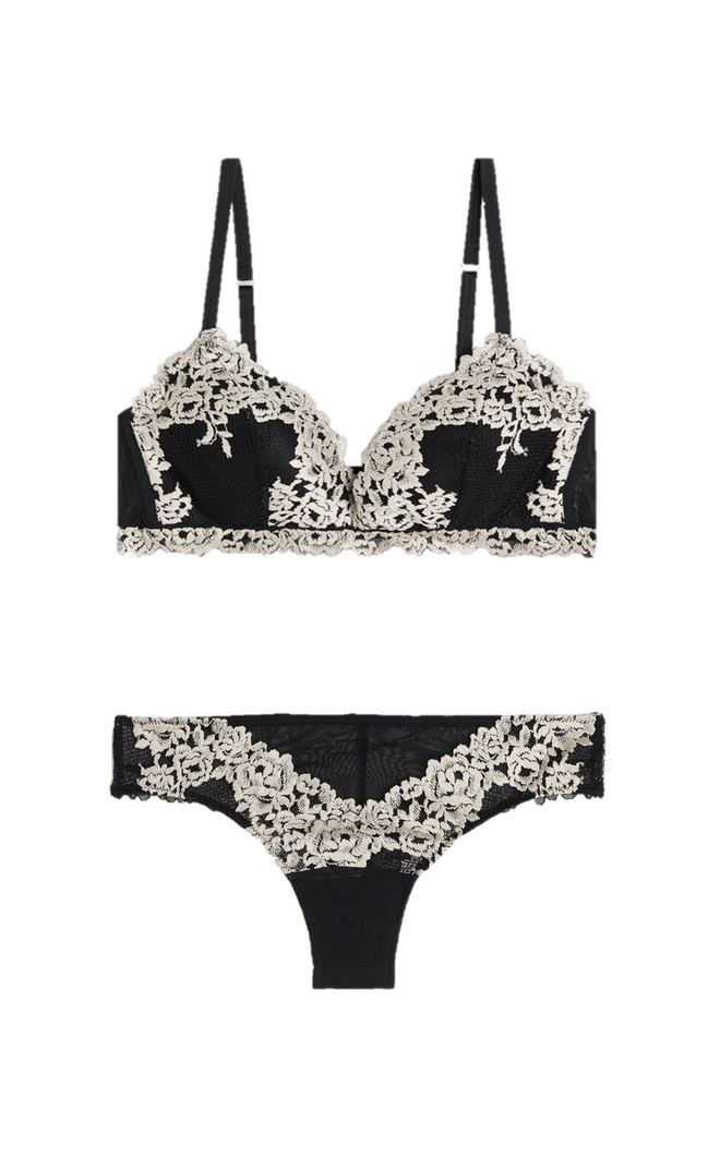 Soutien Tiziana Pretty Flowers, €35,90, e cuecas Pretty Flowers, €15,90, Intimissimi