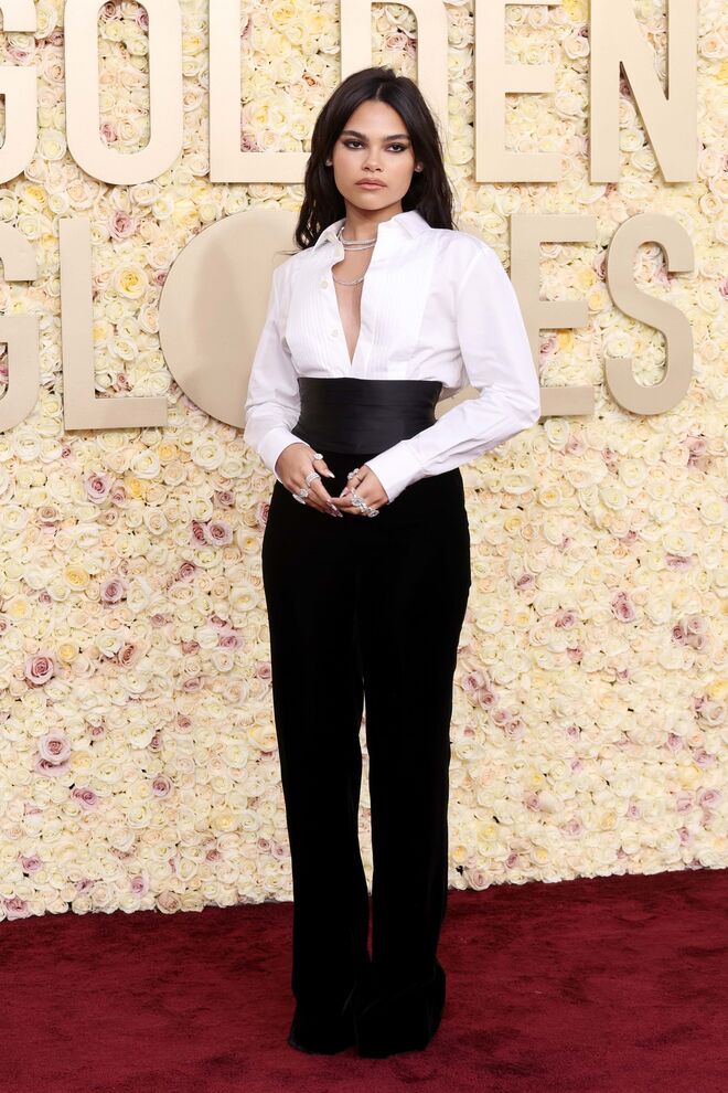 Ariana Greenblatt em Saint Laurent.