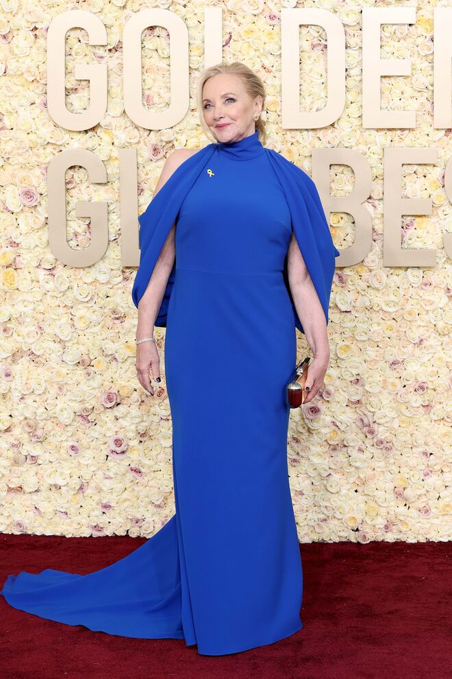 J. Smith-Cameron em Christian Siriano.