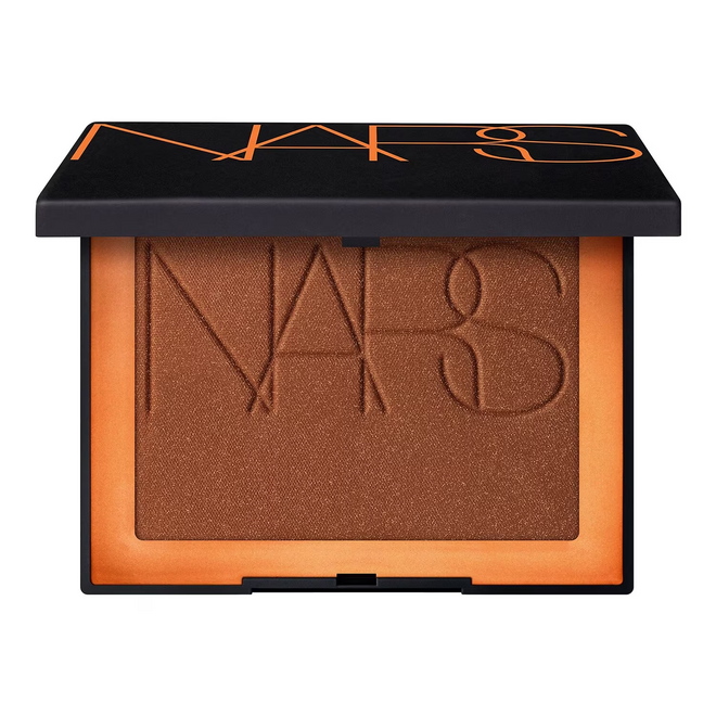 Pó Bronzing Powder, antes €42,99, agora €21, Nars na Sephora.