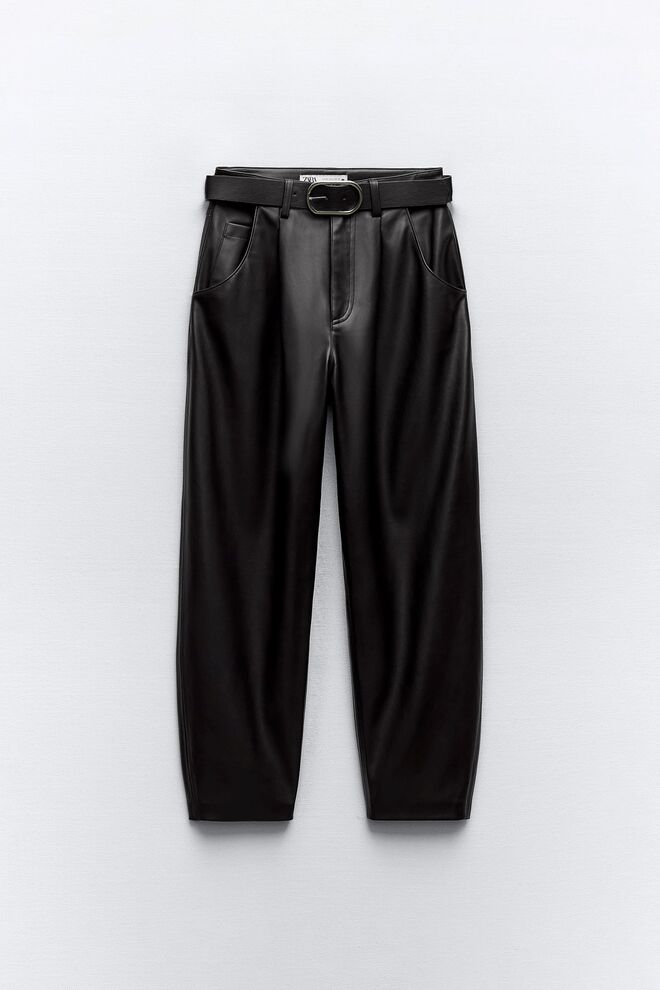 Calças, antes €29,95, agora €19,99, Zara.