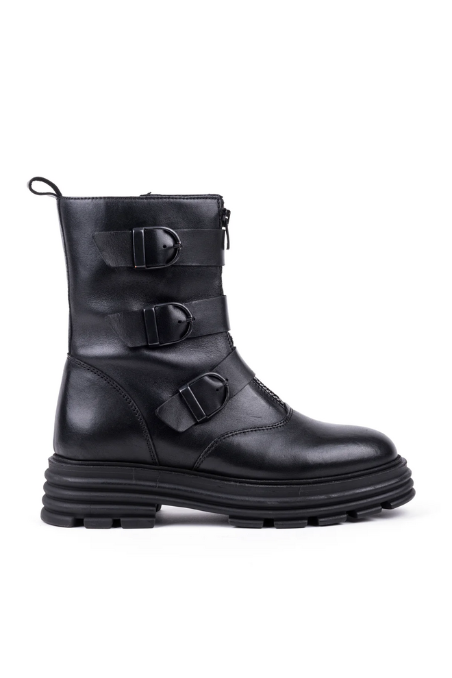 Botas, antes €139,90, agora €83,94, Zilian.