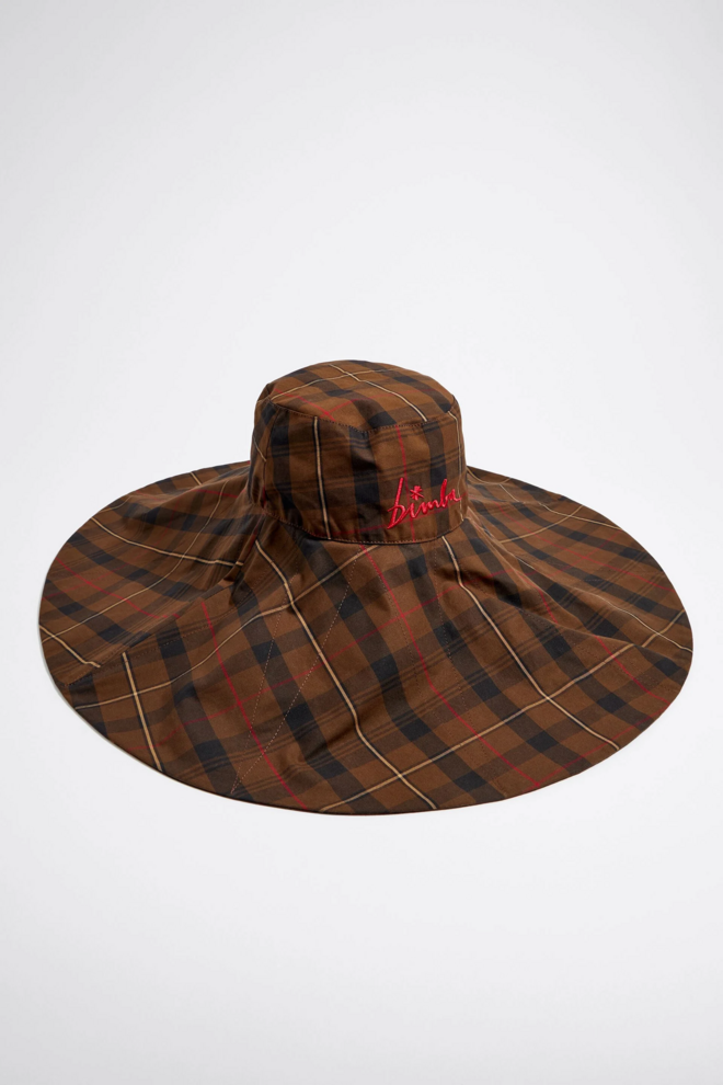 Chapéu, €125, Bimba y Lola.