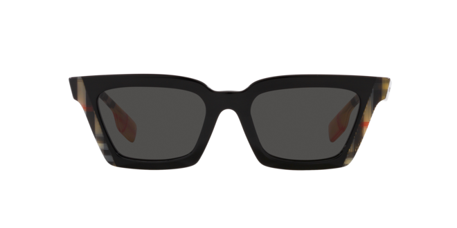 Óculos de sol, €210, Burberry na Sunglass Hut.