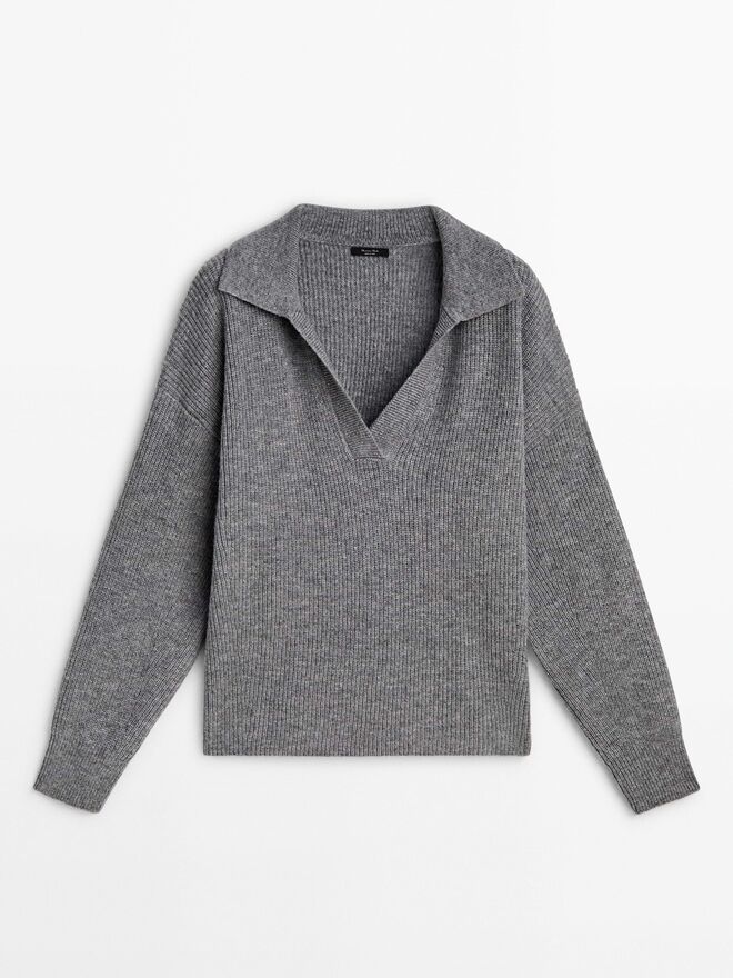 Camisola em lã, €59,95, Massimo Dutti.