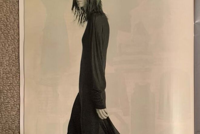 A imagem, publicada na revista The Sunday Times Style, foi proibido por apresentar uma modelo que muitos leitores consideraram ser “demasiado magra”.