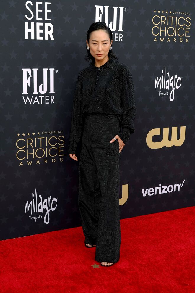 Greta Lee em Loewe.