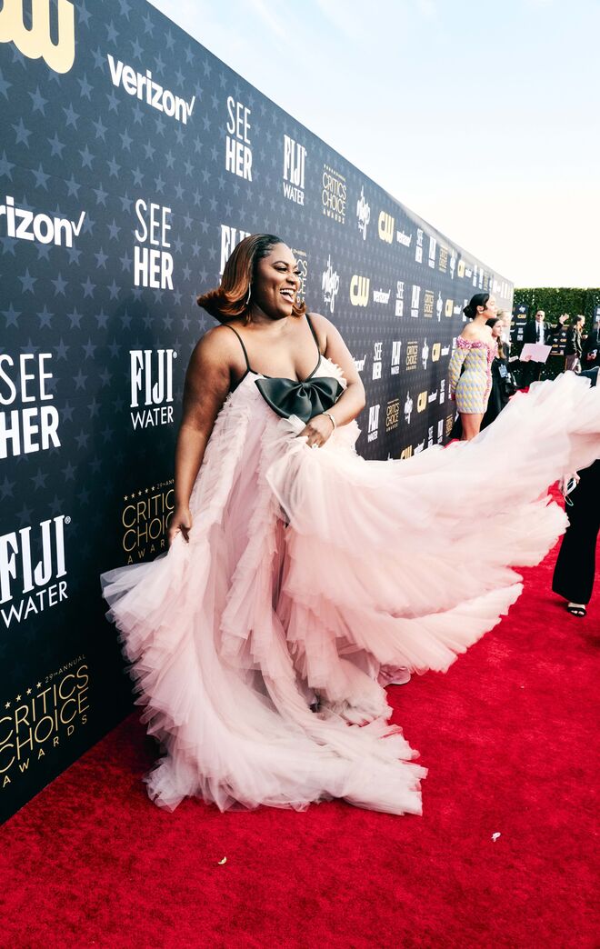 Danielle Brook em Monsoori.