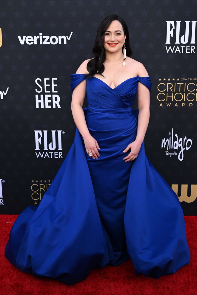 Lily Gladstone em Christian Siriano.