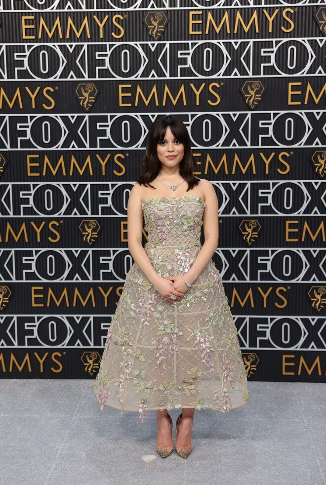 Jenna Ortega em Dior Haute Couture.