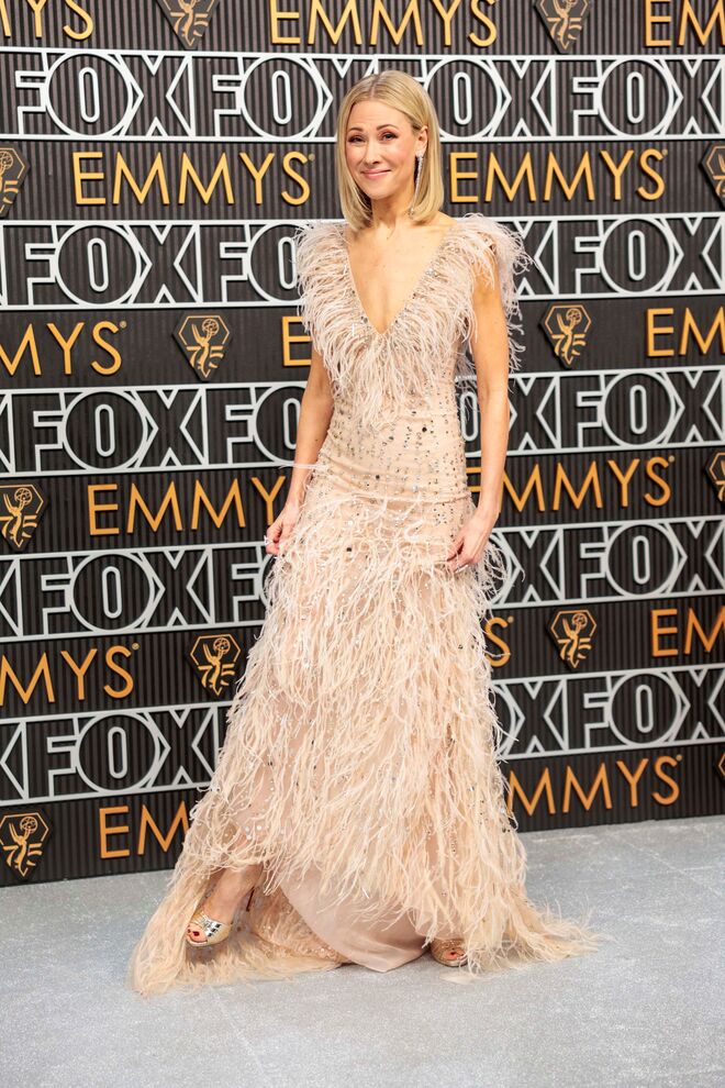 Desi Lydic em Pamella Roland.