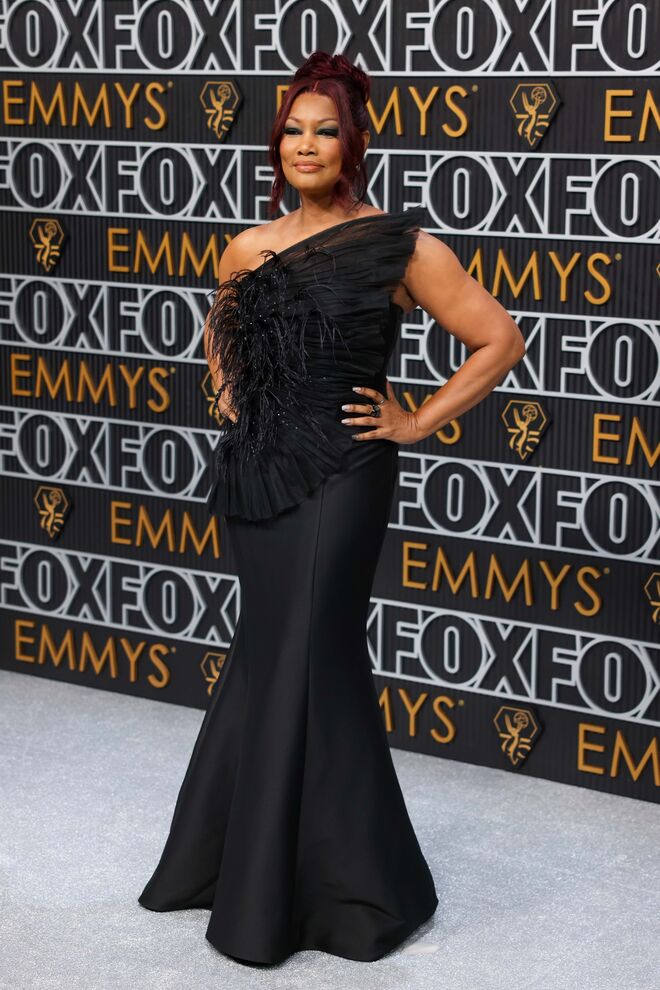 Garcelle Beauvais em Badgley Mischka.
