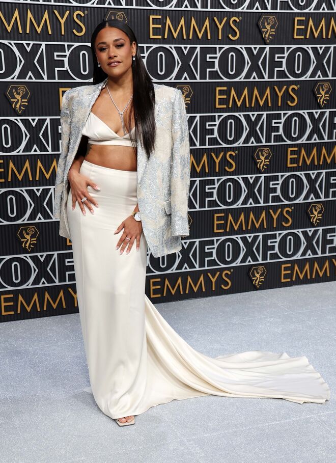 Ariana DeBose em Brunello Cucinelli.
