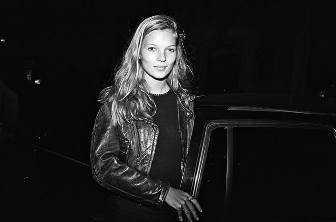 Kate Moss na festa do filme "Serial Mom", de John Waters, em 1994.