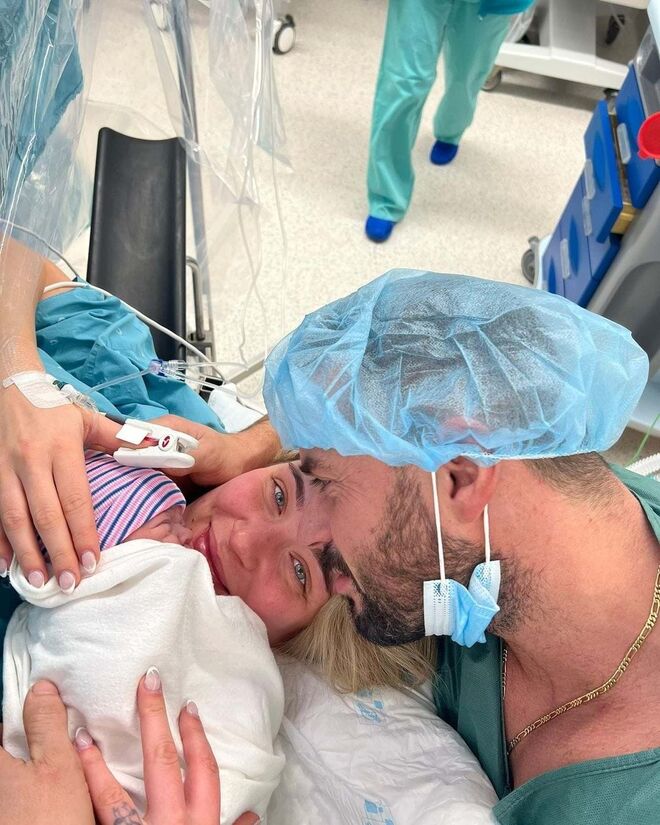 O segundo filho do casal chama-se Maria Emilia e nasceu no dia 22 de janeiro de 2023.