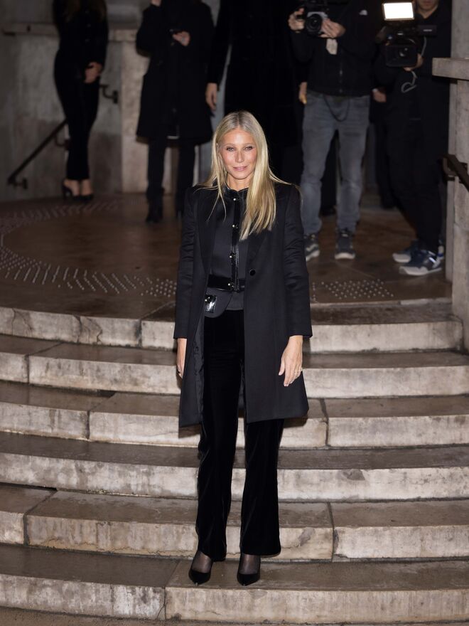 Gwyneth Paltrow no desfile Giorgio Armani Privé Haute Couture primavera/verão 2024.